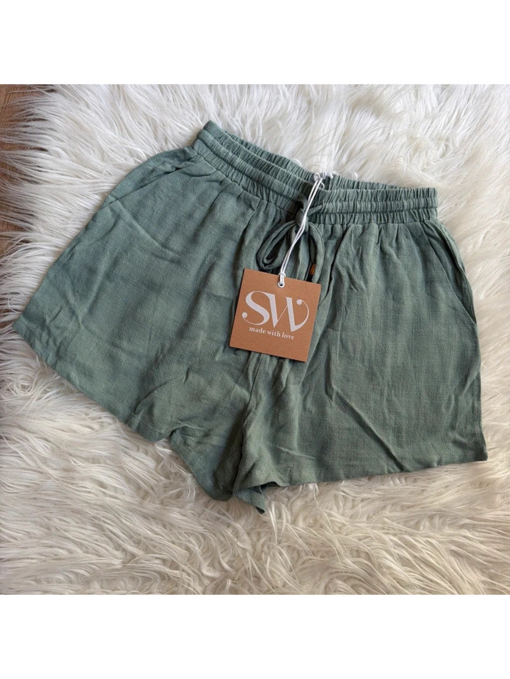 Seven wonders shorts size XS